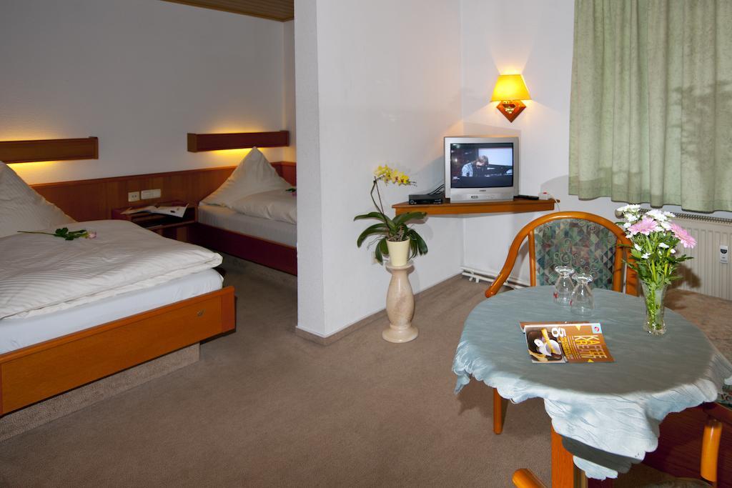 Pension Cafe Suzette Γκότα Δωμάτιο φωτογραφία