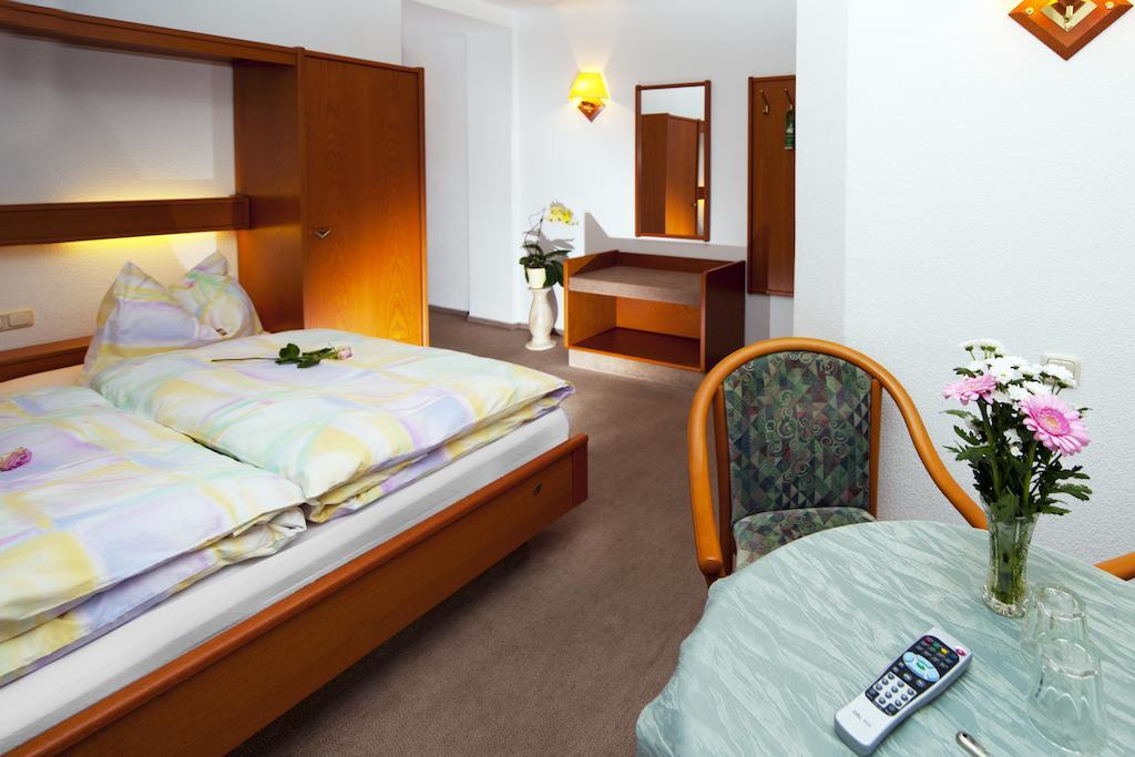 Pension Cafe Suzette Γκότα Δωμάτιο φωτογραφία