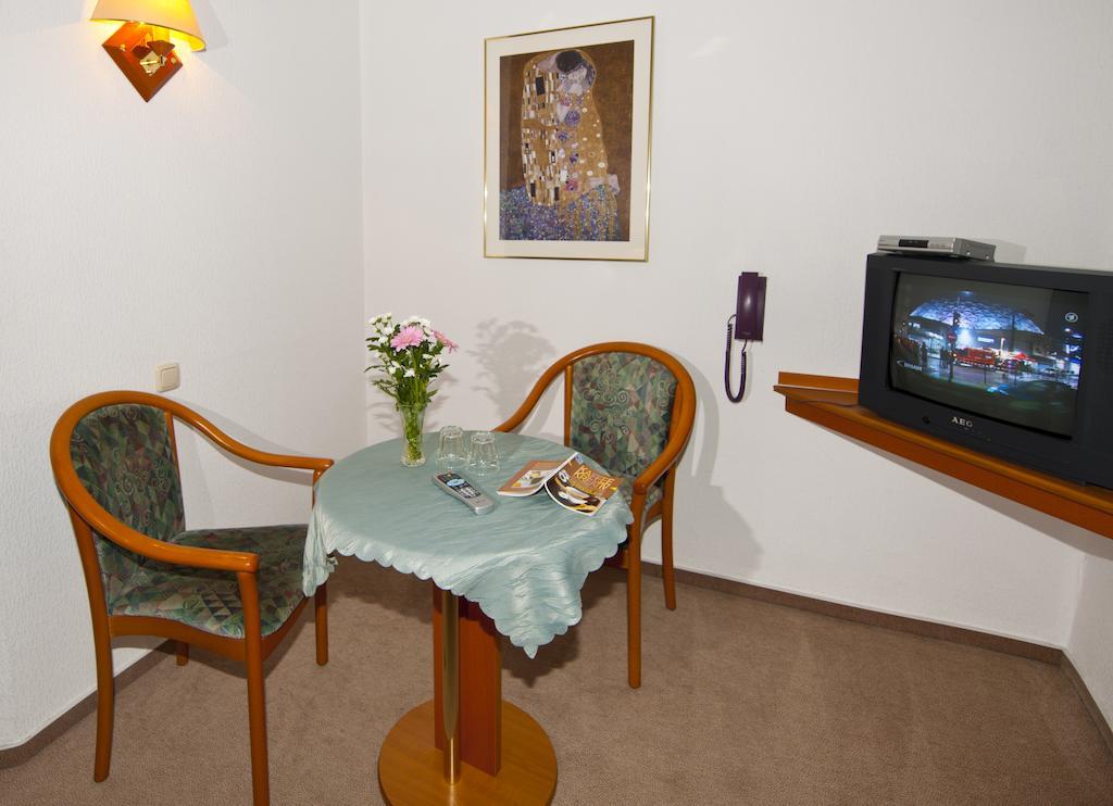 Pension Cafe Suzette Γκότα Δωμάτιο φωτογραφία