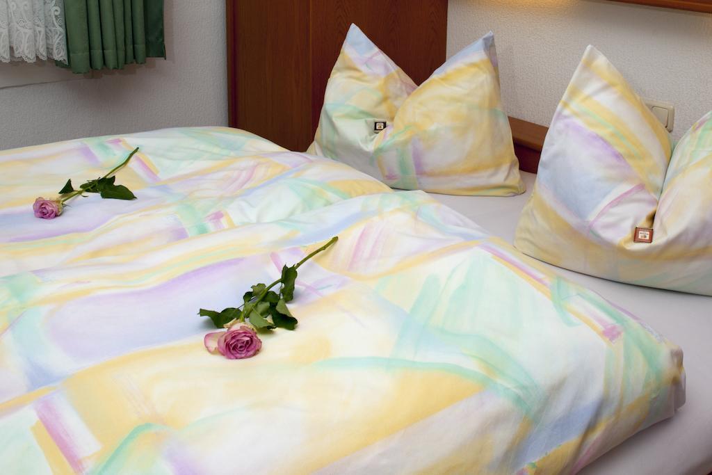 Pension Cafe Suzette Γκότα Δωμάτιο φωτογραφία